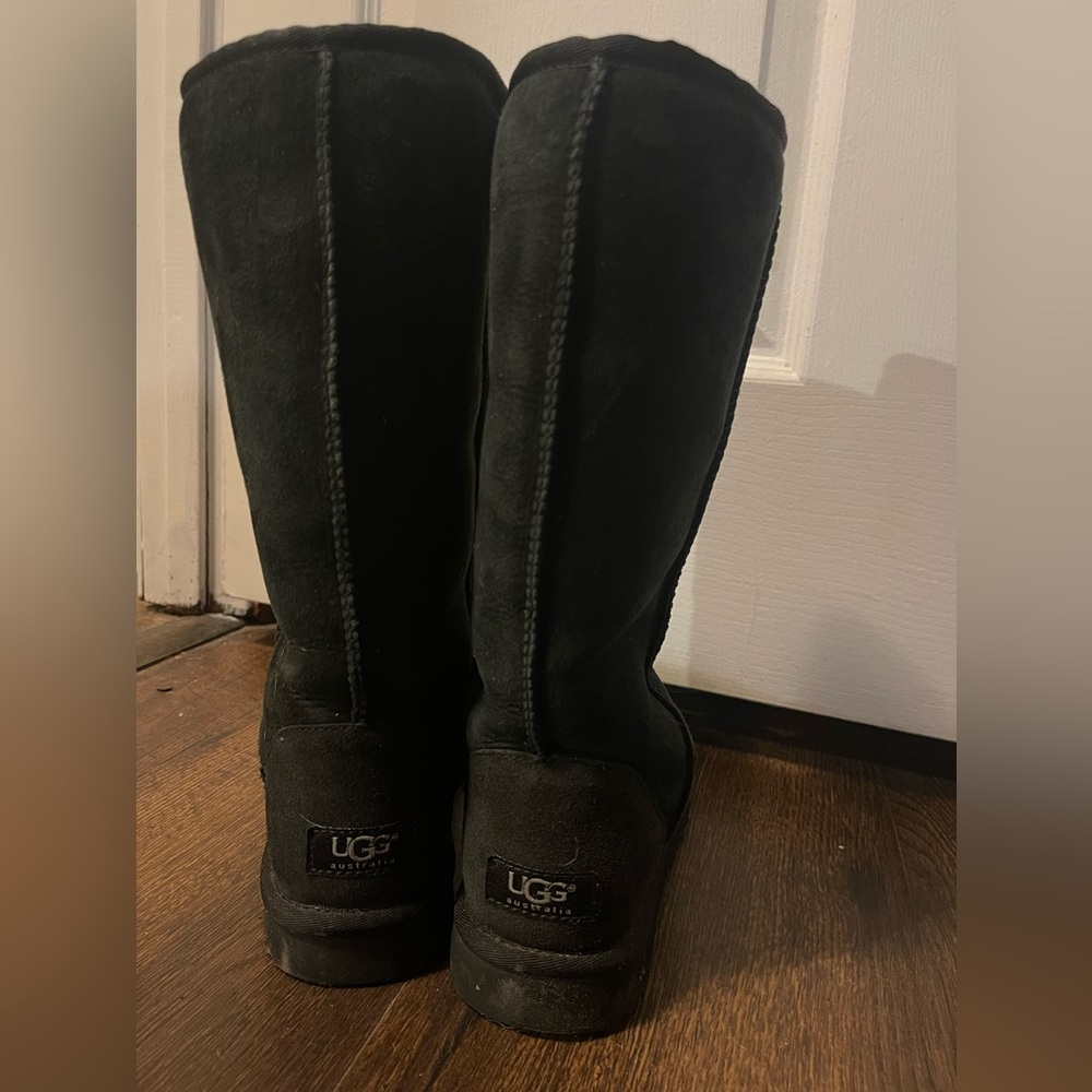 UGGs - Picture 3 of 4